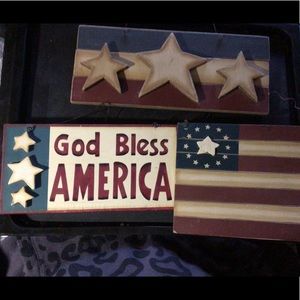 Pre Loved Set of 3 USA Flag Plaques